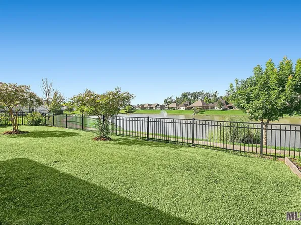 8252 Valencia Ct, Baton Rouge, LA 70820