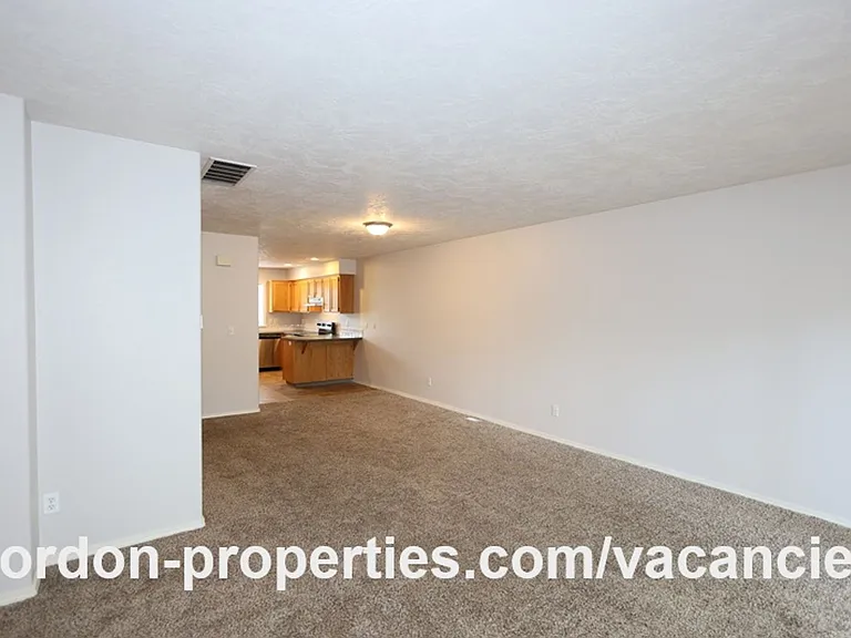 16913 NE Halsey St — Photo 19