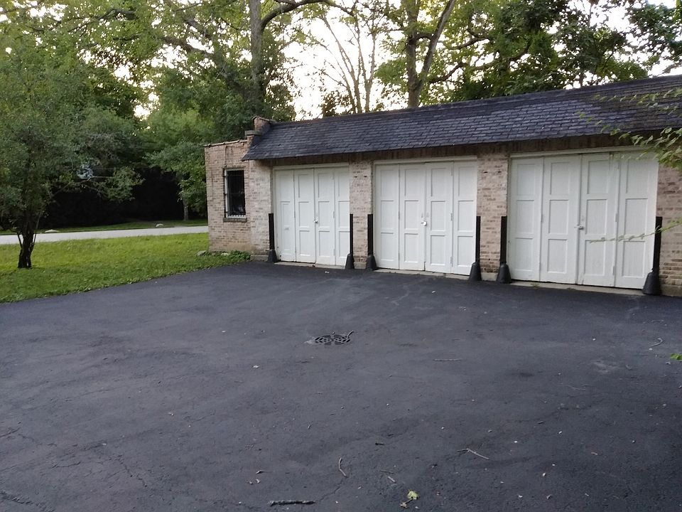 1st image of 870 Woodbine Ln #0
