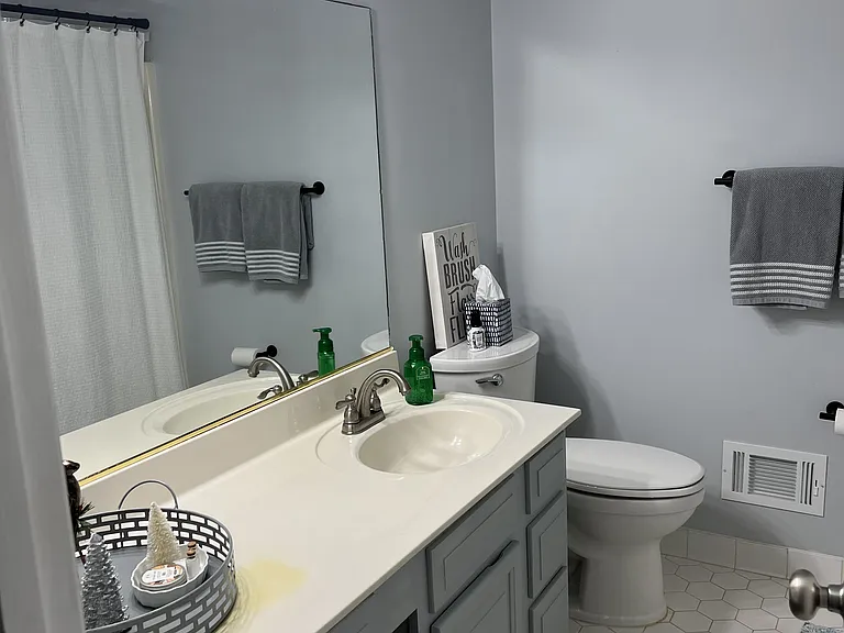 2827 Springwood Dr — Photo 8