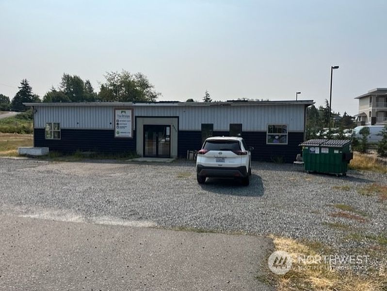 2nd image of 4817 Alderson