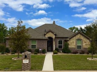101 Bosque Ct, Azle, TX 76020