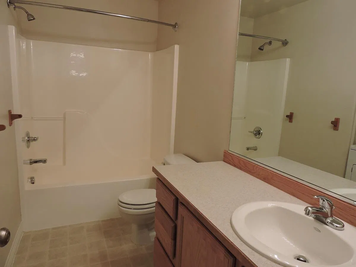 3 bed, 1680 sqft, $2,200 — Photo 2