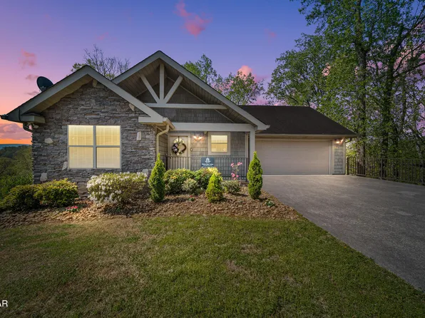 405 Maggie Mack Ln, Sevierville, TN 37862