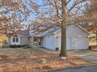 19 Sand Lake Rd, Monticello, IL 61856