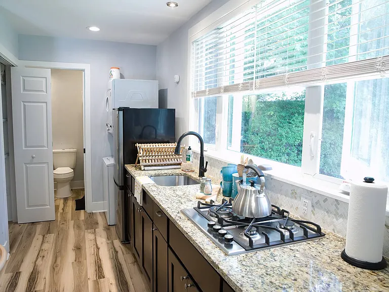 312 Lamont Rd #B — Photo 5