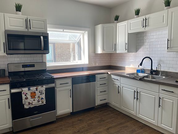 4th image of 2215 N 75th Ct Unit 1