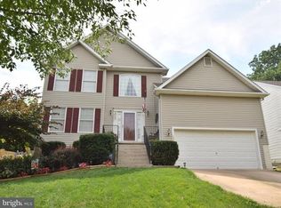 242 Breezewood Dr, Warrenton, VA 20186
