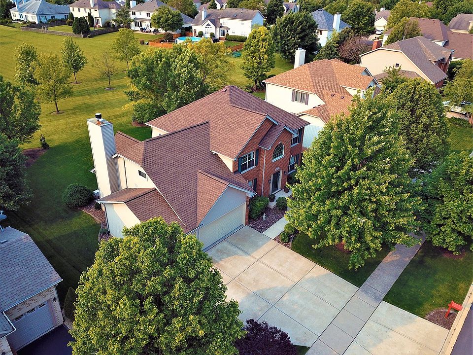 1st image of 24527 W Brooklands Ln