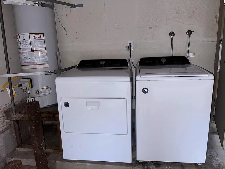 475 W Walnut St — Photo 13