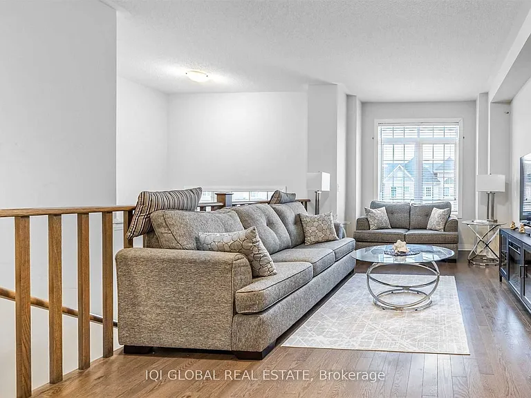 4084 Fracchioni Dr — Photo 2