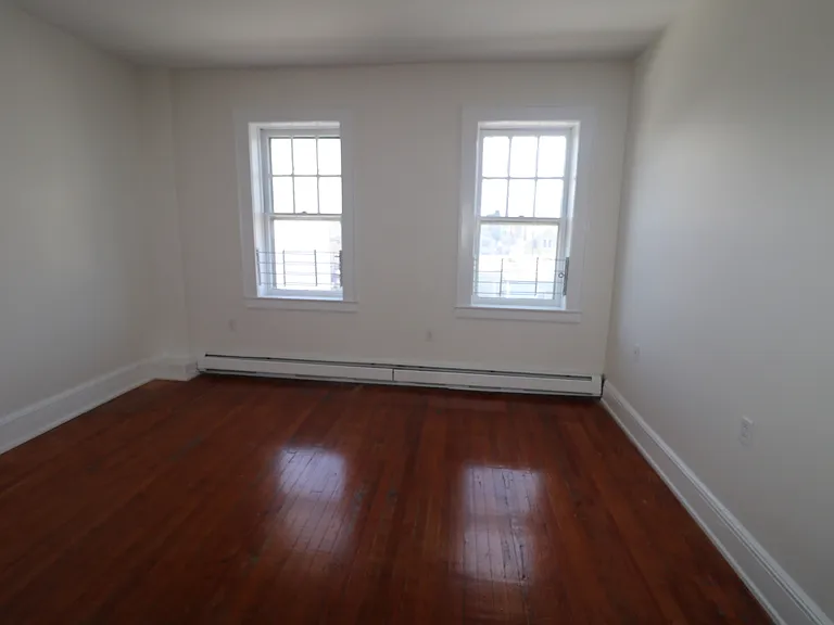 160-164 New York Ave #2 — Photo 20