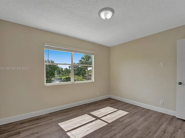1224 Sussex St — Photo 36