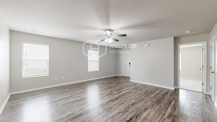 814 Kent Dr — Photo 5