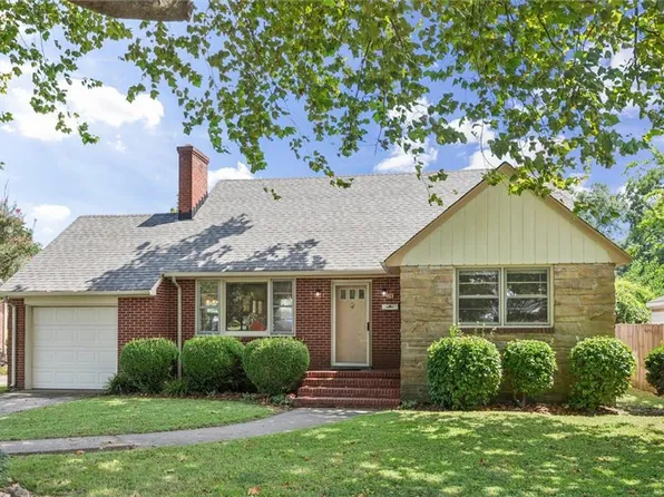 28 Randolph Rd, Newport News, VA 23601