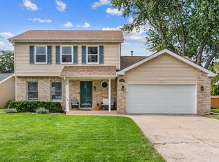 6114 1/2 Leonard Ave, Downers Grove, IL 60516