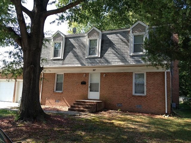 1st image of 217 Saddler Dr