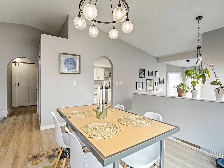 424 W Rockrimmon Blvd — Photo 11