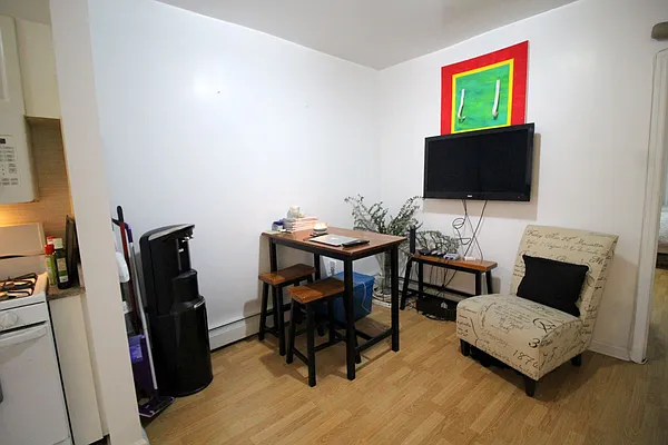 Rented by Uptown Flats LLC | media 38