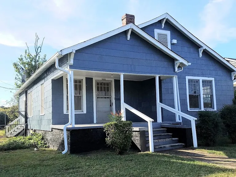 2372 Greenway Ave — Photo 1