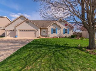 1722 Sage Dr, Normal, IL 61761