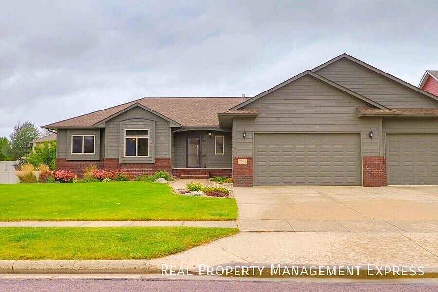 1st image of 7905 S Grass Creek Dr