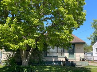 6703 Helen St, Garden City, MI 48135