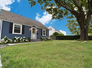 39 Nichols Rd, North Kingstown, RI 02852