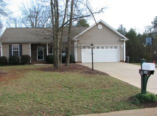 221 Henderson Place Dr, Lyman, SC 29365