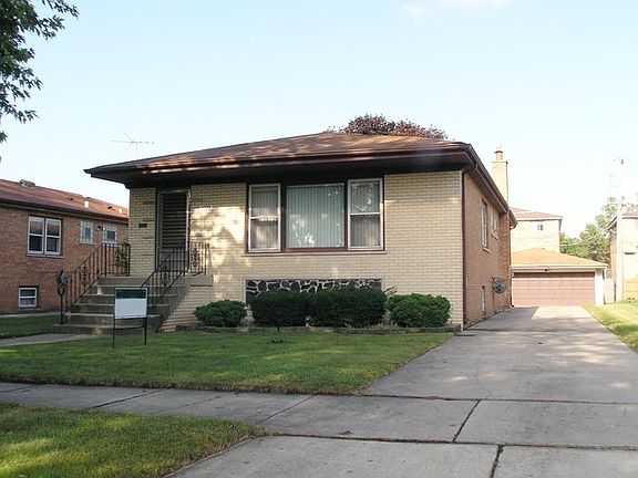 2nd image of 11728 S Komensky Ave
