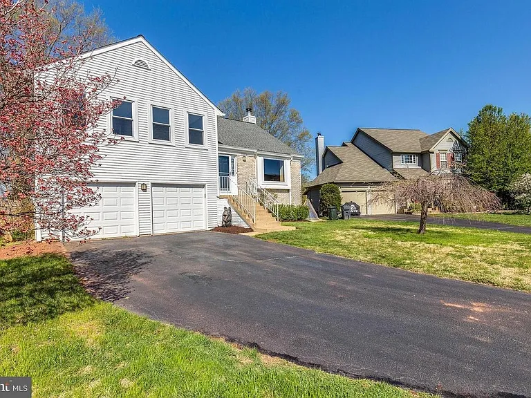 10276 Racquet Cir — Photo 15