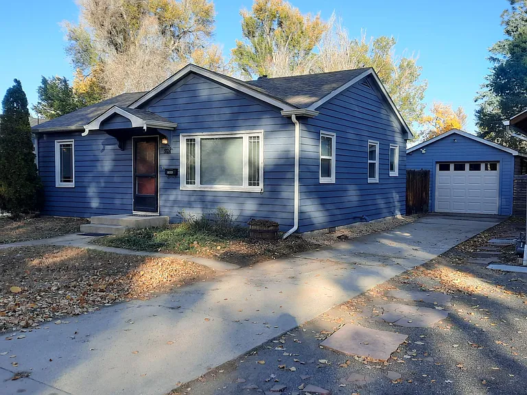 924 Corey St — Photo 1