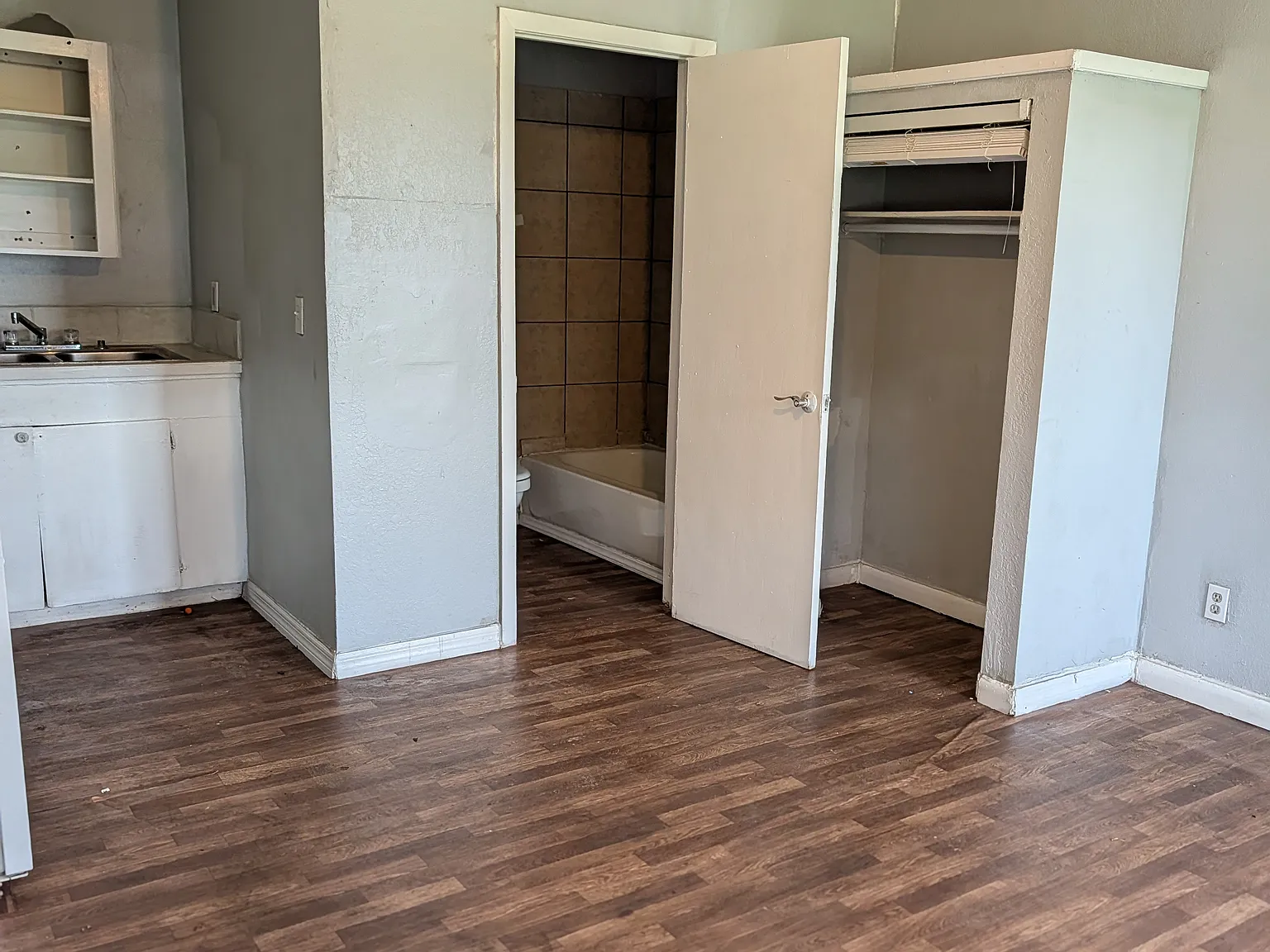1002 Daniels St — Photo 1
