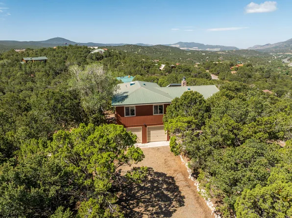 17 Tejon Dr, Tijeras, NM 87059