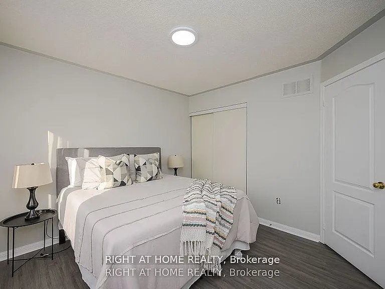 1724 Samuelson Cir — Photo 22