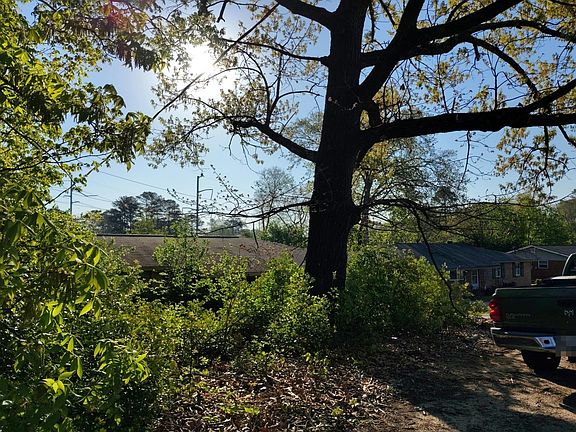 3rd image of 130 Hickory Dr