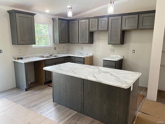 2nd image of 520 Summer Hill Ln