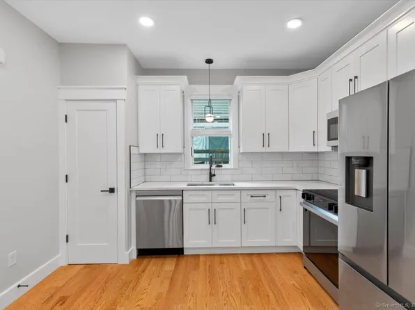 245 Dwight St #2, New Haven, CT 06511