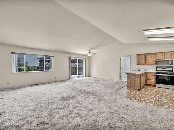 4th image of 692 Lassen Way