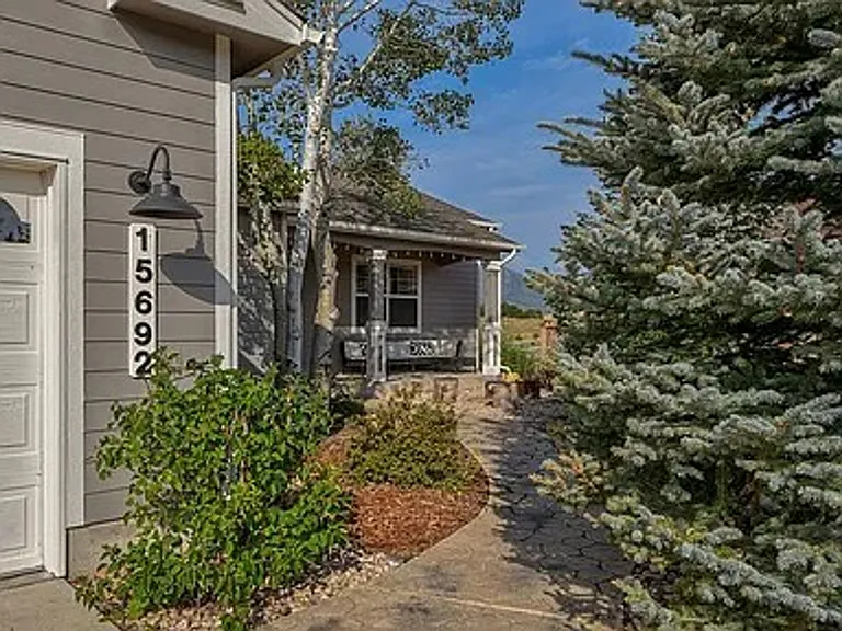 15692 Paiute Cir — Photo 4