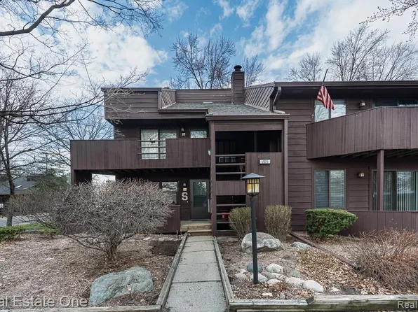205 E Jolly Rd #1, Lansing, MI 48910