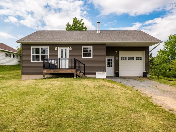 13911 Highway 1, Hants Border, NS B0P 1P0