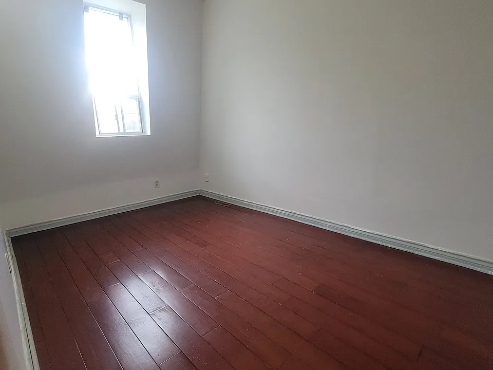 32 Windermere Ave #1