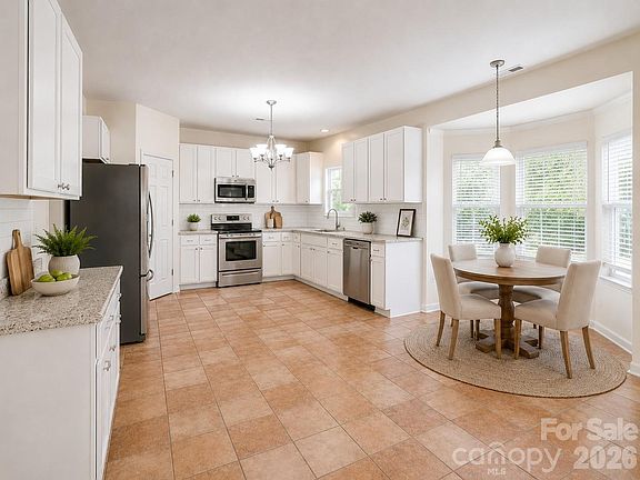 4th image of 2019 Aberglen Dr