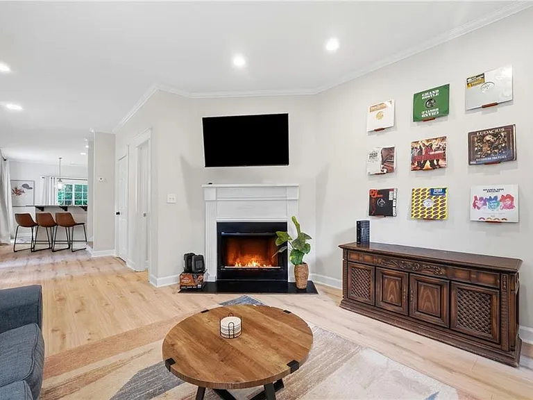 312 Glenwood Ave SE — Photo 7