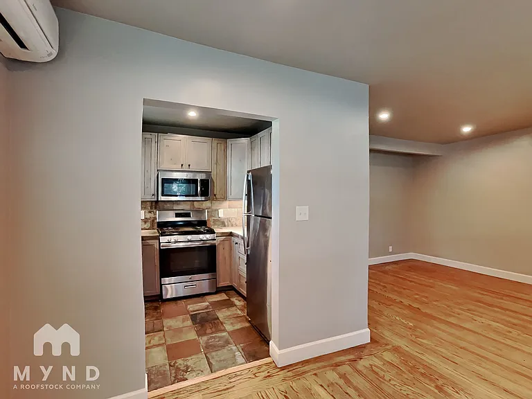 2401 W St — Photo 5