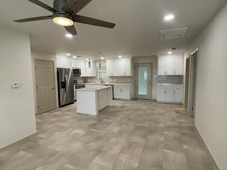 109 Green Meadows Blvd — Photo 17