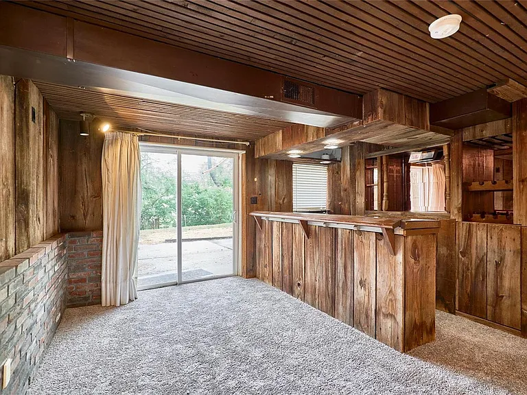 389 Messina Dr — Photo 15