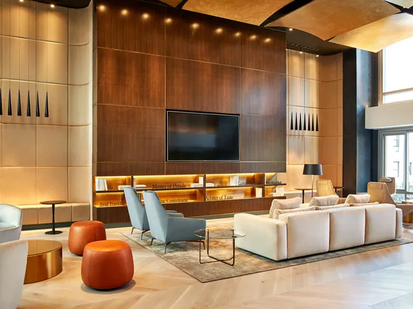 555 West 43rd Street image 4 of 19