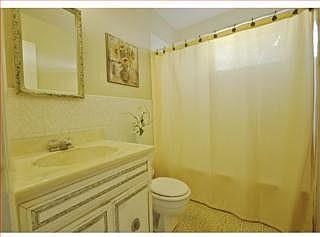 4th image of 3871 Moulton Dr